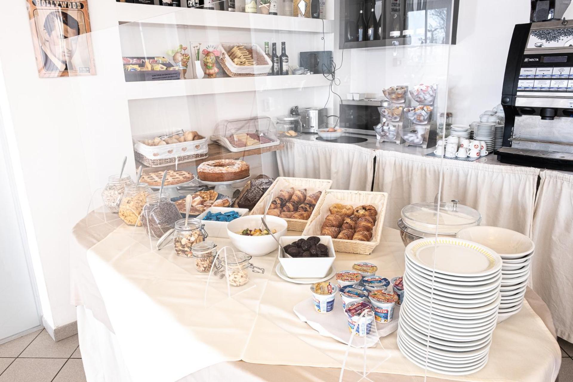 Hotel Rudy Cervia Buitenkant foto