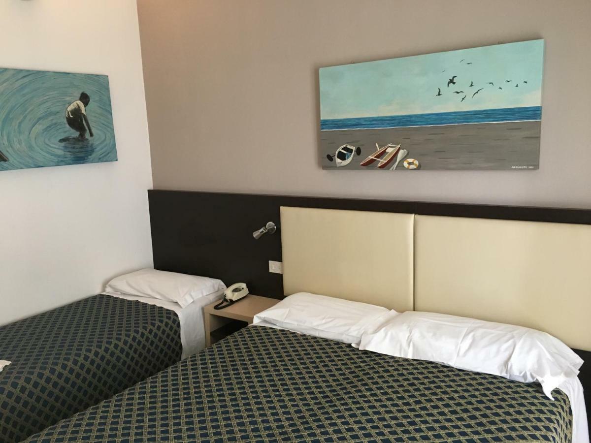 Hotel Rudy Cervia Buitenkant foto